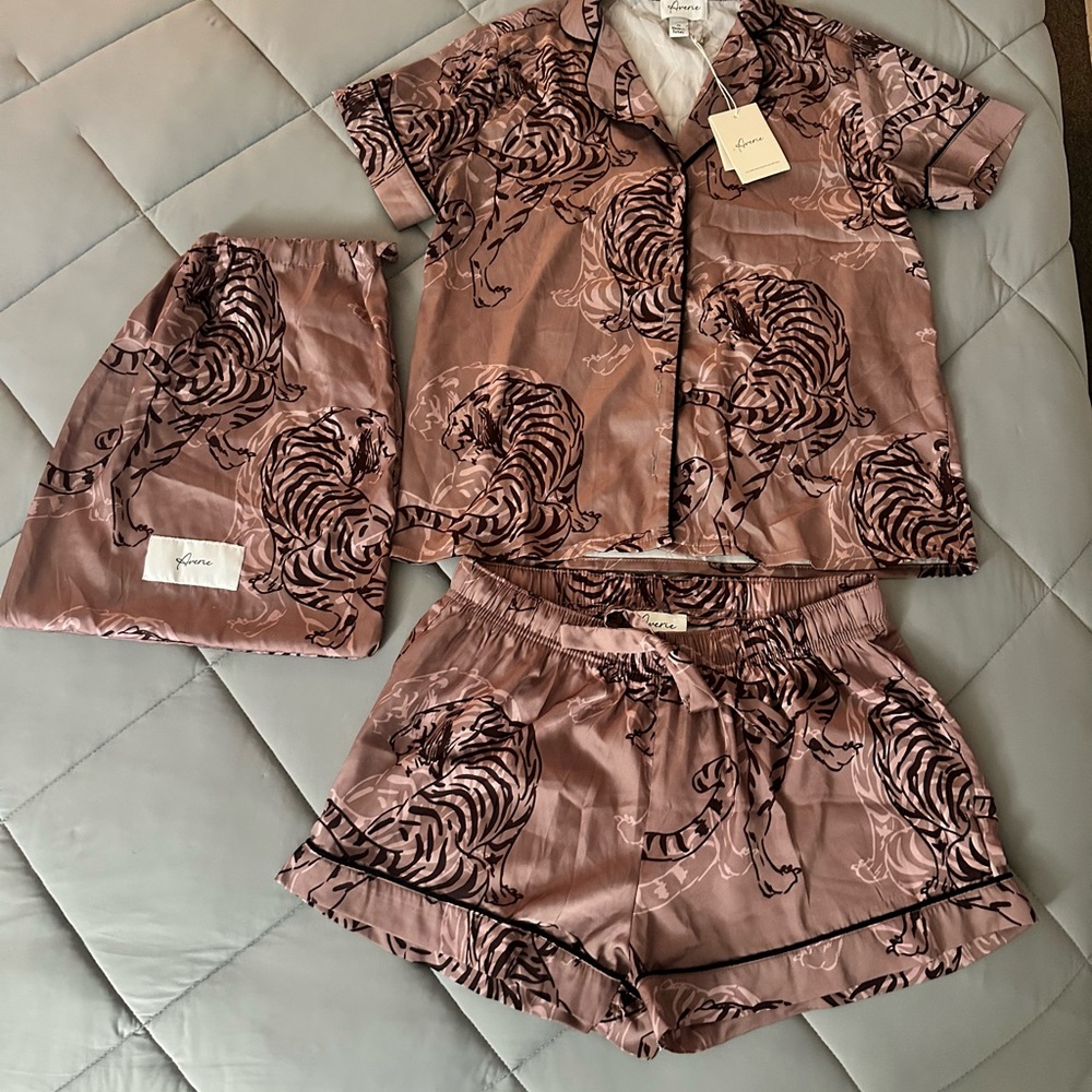 Women's Averie Nauru Tiger Print Pajama Set - Brown/Mauve